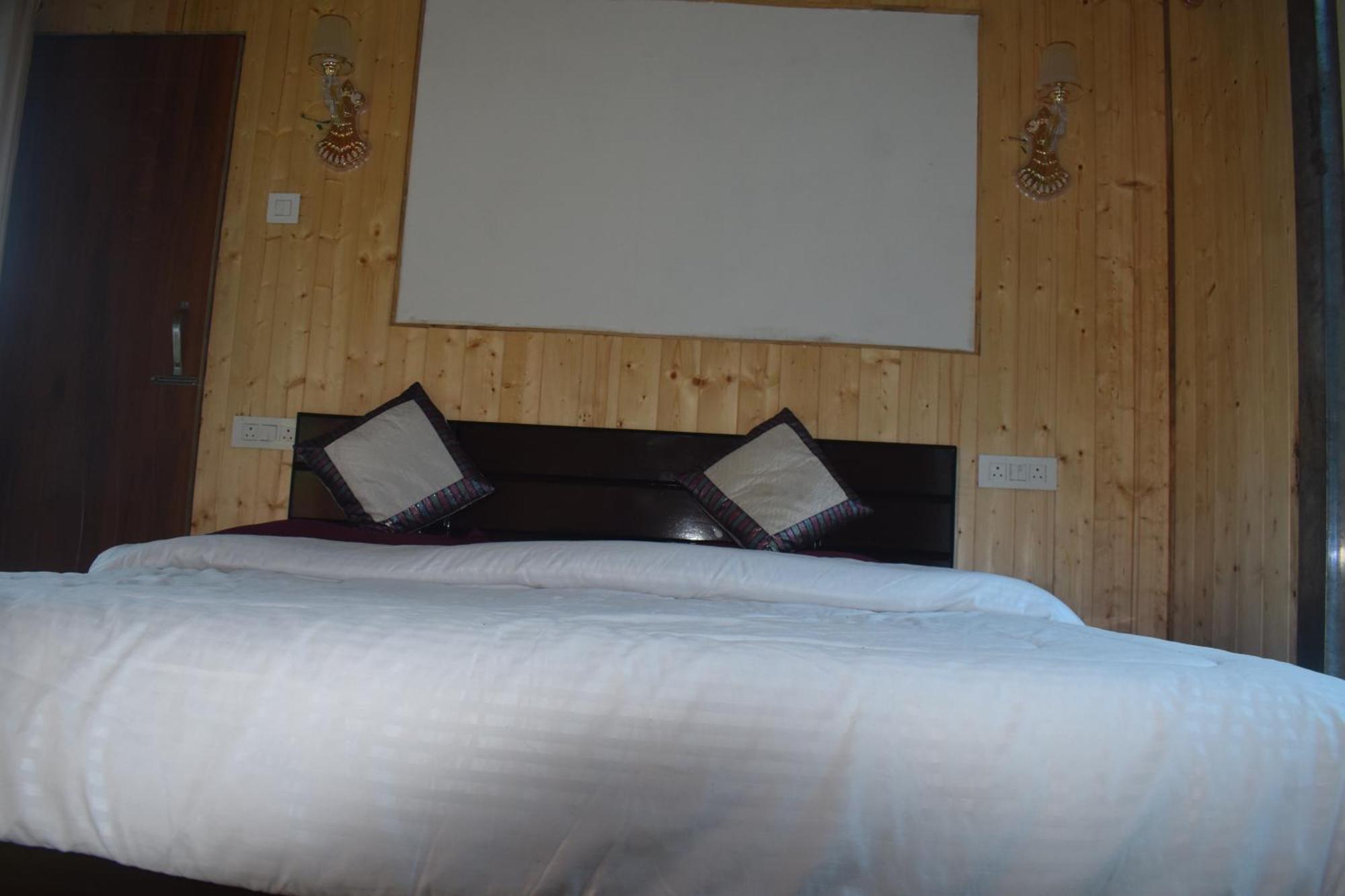 Himrab Chopta Resort Buitenkant foto